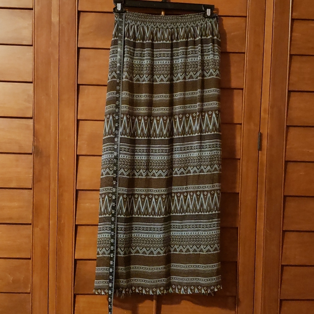 Long floor length pattern Maxi skirt